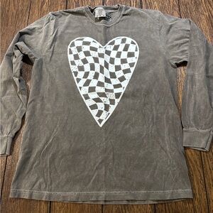 Womens Long Sleeve Checkered Heart Graphic Tee - Gray